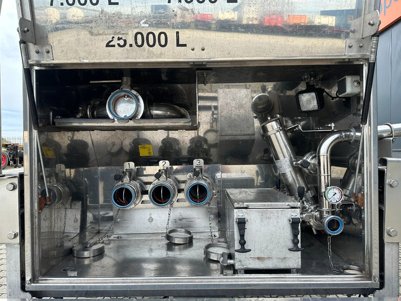 Semirremolque cisterna para transporte de alimentos Van Hool FOOD / 39.000L / 3-COMP / INOX / NL-trailer / APK: 07/2026: foto 6 Semirremolque cisterna para transporte de alimentos Van Hool FOOD / 39.000L / 3-COMP / INOX / NL-trailer / APK: 07/2026: foto 6