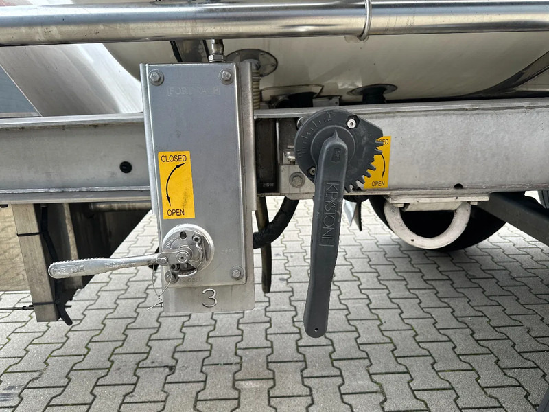 Semirremolque cisterna para transporte de alimentos Van Hool FOOD / 39.000L / 3-COMP / INOX / NL-trailer / APK: 07/2026: foto 19 Semirremolque cisterna para transporte de alimentos Van Hool FOOD / 39.000L / 3-COMP / INOX / NL-trailer / APK: 07/2026: foto 19
