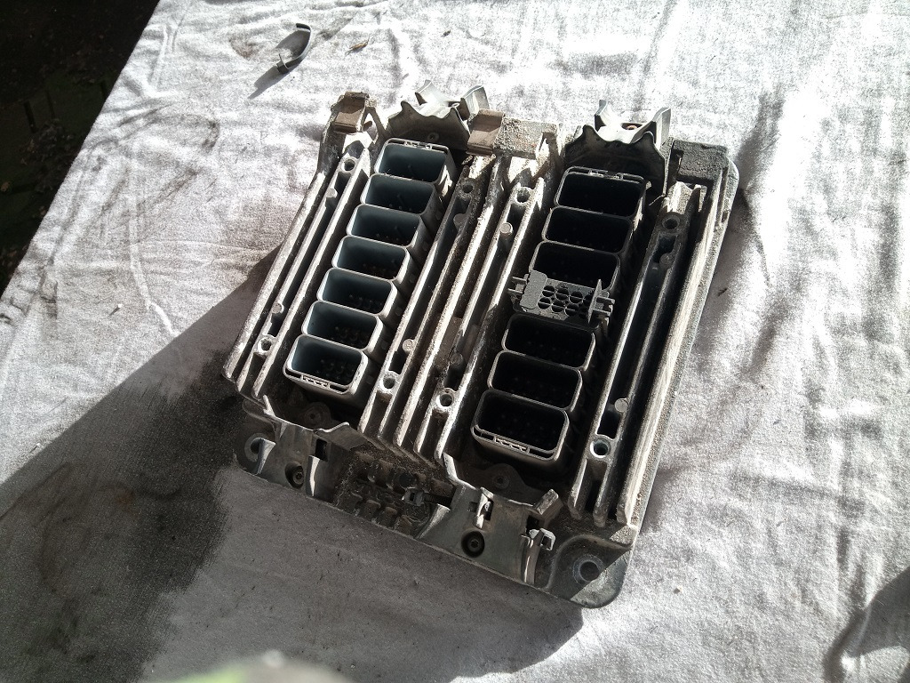 EDC Scania G320 DC932 2023102 2023102 - Unidad de control para Camión: foto 2 EDC Scania G320 DC932 2023102 2023102 - Unidad de control para Camión: foto 2