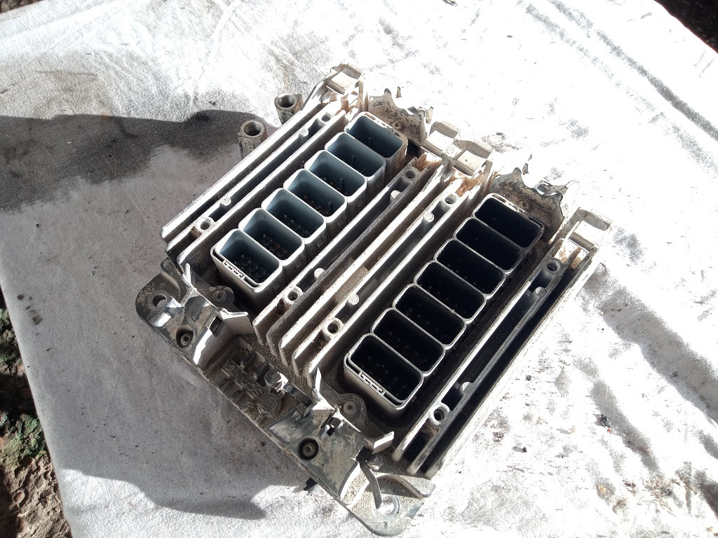 EDC Scania R440 DC1305 2023093 - Unidad de control para Camión: foto 2 EDC Scania R440 DC1305 2023093 - Unidad de control para Camión: foto 2