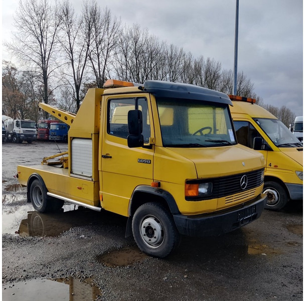 Mercedes-Benz 609 - Camión portavehículos: foto 3 Mercedes-Benz 609 - Camión portavehículos: foto 3