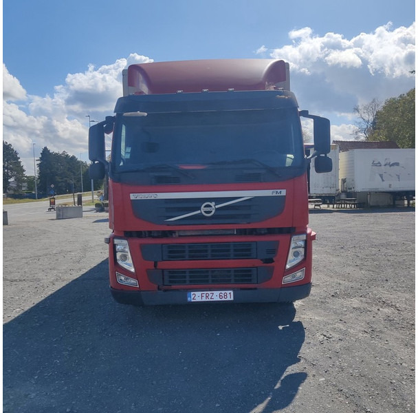 Volvo fm-330 - Camión caja cerrada: foto 2 Volvo fm-330 - Camión caja cerrada: foto 2