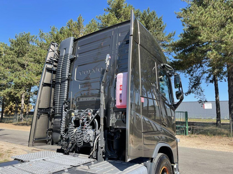 Volvo FH 460 ADR ACC + Dynamic Steering - I-park Cool - Lane Keeping Support - collision warning - leather - ... BE Truck - Cabeza tractora: foto 4 Volvo FH 460 ADR ACC + Dynamic Steering - I-park Cool - Lane Keeping Support - collision warning - leather - ... BE Truck - Cabeza tractora: foto 4