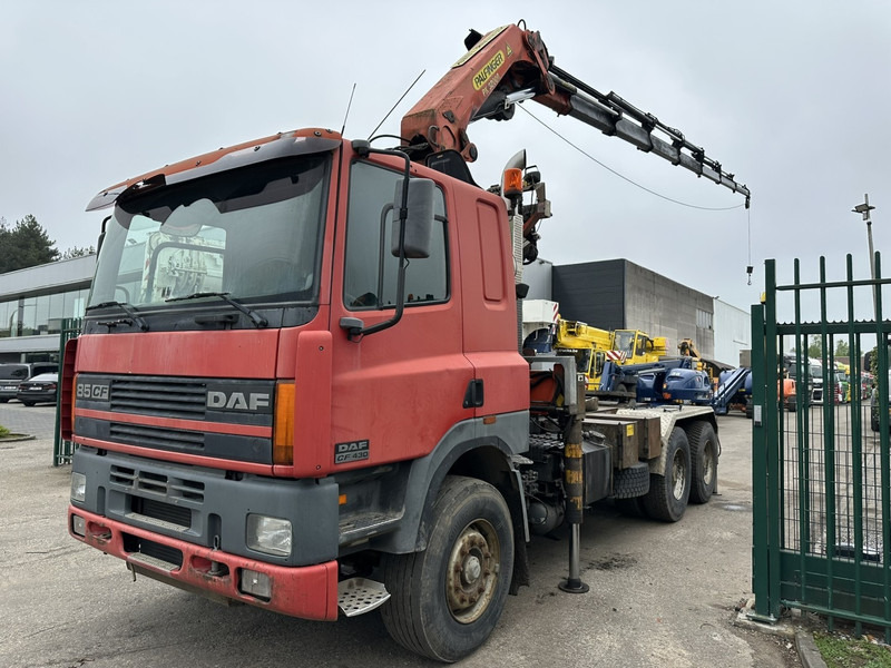 DAF 85 CF 430 6x4 TRACTOR + CRANE PK 32.000 F (7x) + WINCH - EURO 2 - MANUAL ZF - HUB REDUCTION / STEEL SPRING - Camión grúa: foto 3 DAF 85 CF 430 6x4 TRACTOR + CRANE PK 32.000 F (7x) + WINCH - EURO 2 - MANUAL ZF - HUB REDUCTION / STEEL SPRING - Camión grúa: foto 3