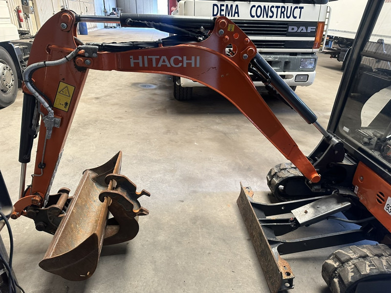 Hitachi ZAXIS ZX19-6 CR 1.9T - 1349H - CABINE - ADJUSTABLE TRACKS - EXTRA HYDR - QUICK HITCH - BE MACHINE - Miniexcavadora: foto 4 Hitachi ZAXIS ZX19-6 CR 1.9T - 1349H - CABINE - ADJUSTABLE TRACKS - EXTRA HYDR - QUICK HITCH - BE MACHINE - Miniexcavadora: foto 4
