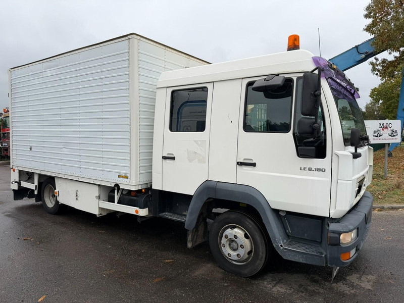 MAN LE 8.180 CLOSED BOX / KOFFER - DOKA - MANUAL GEARBOX - *248.000km* - STEEL SPRING / BLATT / LAMES - BE TRUCK - Camión caja cerrada: foto 1 MAN LE 8.180 CLOSED BOX / KOFFER - DOKA - MANUAL GEARBOX - *248.000km* - STEEL SPRING / BLATT / LAMES - BE TRUCK - Camión caja cerrada: foto 1
