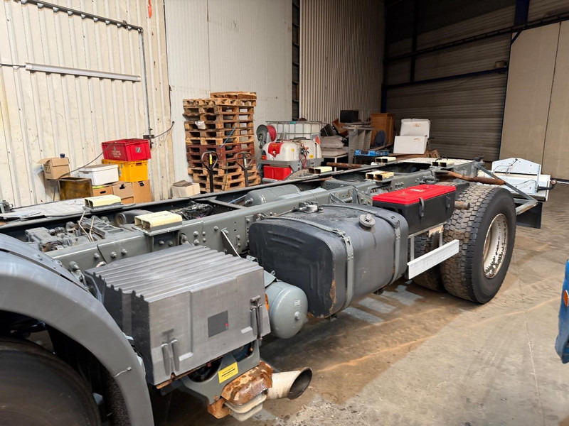 Scania P310 4x2 CHASSIS - ADR (ex tanker) - *322.000km* - AIR SUSPENSION - MANUAL - BE TRUCK - Camión chasis: foto 5 Scania P310 4x2 CHASSIS - ADR (ex tanker) - *322.000km* - AIR SUSPENSION - MANUAL - BE TRUCK - Camión chasis: foto 5