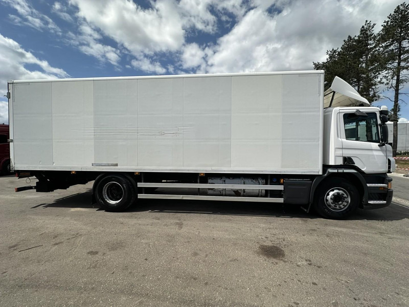 Scania P320 RETARDER - CLOSED BOX 8m25 x 2m47 x 2m30 - TAILLIFT 2000kg - EURO 6 - GOOD CONDITION - Camión caja cerrada: foto 4 Scania P320 RETARDER - CLOSED BOX 8m25 x 2m47 x 2m30 - TAILLIFT 2000kg - EURO 6 - GOOD CONDITION - Camión caja cerrada: foto 4