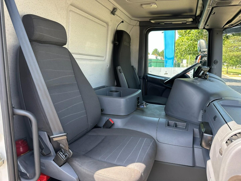 Camión lona, Camión grúa Scania P410 8x4 TRIDEM PRITSCHE PLANE + KRAN HIAB 244 EP-4 HIDUO - RETARDER - LIFT + STEERING AXLE - *327.000km* - RADIO: foto 15 Camión lona, Camión grúa Scania P410 8x4 TRIDEM PRITSCHE PLANE + KRAN HIAB 244 EP-4 HIDUO - RETARDER - LIFT + STEERING AXLE - *327.000km* - RADIO: foto 15