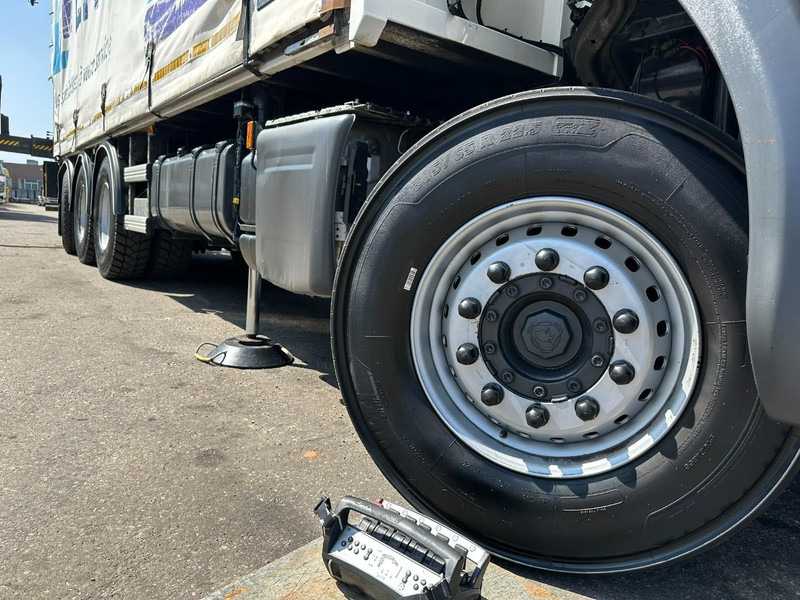 Camión lona, Camión grúa Scania P410 8x4 TRIDEM PRITSCHE PLANE + KRAN HIAB 244 EP-4 HIDUO - RETARDER - LIFT + STEERING AXLE - *327.000km* - RADIO: foto 7 Camión lona, Camión grúa Scania P410 8x4 TRIDEM PRITSCHE PLANE + KRAN HIAB 244 EP-4 HIDUO - RETARDER - LIFT + STEERING AXLE - *327.000km* - RADIO: foto 7