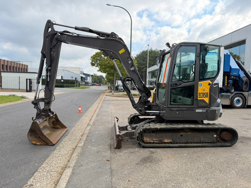 Volvo ECR 58 F FULL HYDR - 2911 H - HYDR QUICKHITCH - A/C - BLADE - CE - BE MACHINE - Miniexcavadora: foto 4 Volvo ECR 58 F FULL HYDR - 2911 H - HYDR QUICKHITCH - A/C - BLADE - CE - BE MACHINE - Miniexcavadora: foto 4