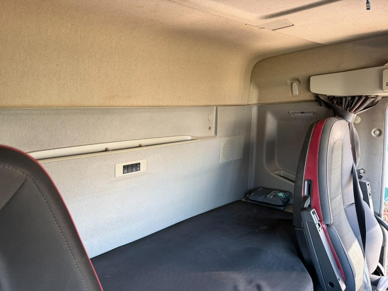 Camión volquete Volvo FH 500 8x4 MEILLER 3-WAY / 3 SEITEN KIPPER - *202.000km* - DEUTSCHE BRIEF - AIR SUP. / LUFTFEDERUNG - GUTE ZUSTAND!: foto 17