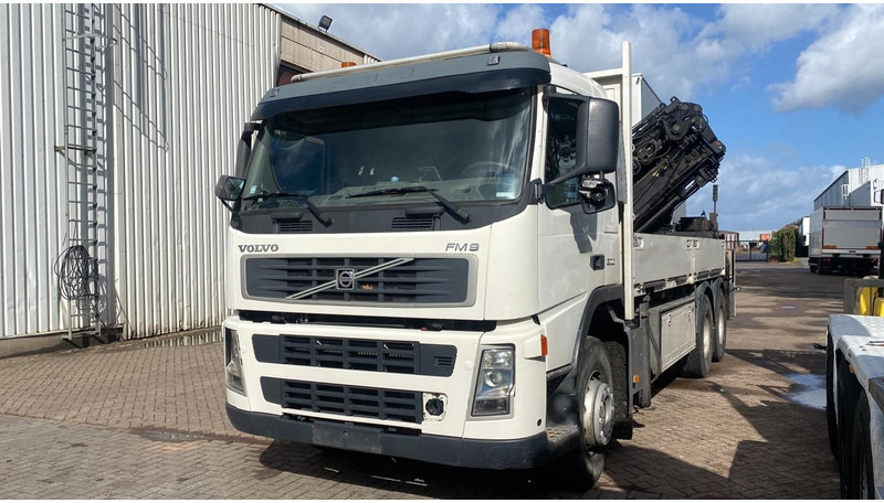 Volvo FM 300 6x4 + (25.8m!) CRANE HIAB 245 E-5 + JIB 65 X-3 + 2 ME - *228.000km* - MANUAL - A/C - EURO 3 - BELGIAN TRUCK - Camión grúa: foto 2 Volvo FM 300 6x4 + (25.8m!) CRANE HIAB 245 E-5 + JIB 65 X-3 + 2 ME - *228.000km* - MANUAL - A/C - EURO 3 - BELGIAN TRUCK - Camión grúa: foto 2