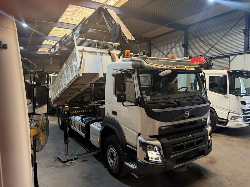 Volvo FMX 460 6x4 TIPPER + CRANE HIAB 244 E-5 HIPRO - ROTATOR - RADIO - *349.000km* - EURO 6 - BE TRUCK - Camión volquete, Camión grúa: foto 4 Volvo FMX 460 6x4 TIPPER + CRANE HIAB 244 E-5 HIPRO - ROTATOR - RADIO - *349.000km* - EURO 6 - BE TRUCK - Camión volquete, Camión grúa: foto 4