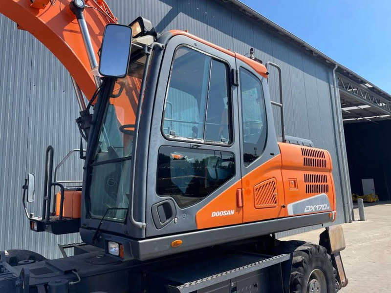 Excavadora de ruedas Doosan DX170W-5: foto 18 Excavadora de ruedas Doosan DX170W-5: foto 18
