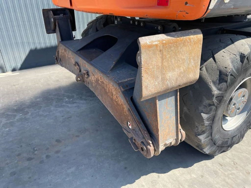 Excavadora de ruedas Doosan DX170W-5: foto 8 Excavadora de ruedas Doosan DX170W-5: foto 8