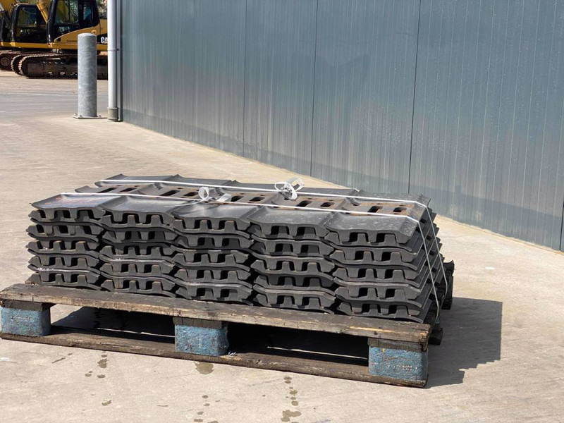 Hitachi EX270 / EX300 / EX310 Shoes/Pads - Bastidor/ Chasis para Maquinaria de construcción: foto 5 Hitachi EX270 / EX300 / EX310 Shoes/Pads - Bastidor/ Chasis para Maquinaria de construcción: foto 5