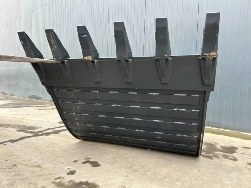 Hitachi ZX220 - 1.40m - Cazo para Maquinaria de construcción: foto 1 Hitachi ZX220 - 1.40m - Cazo para Maquinaria de construcción: foto 1