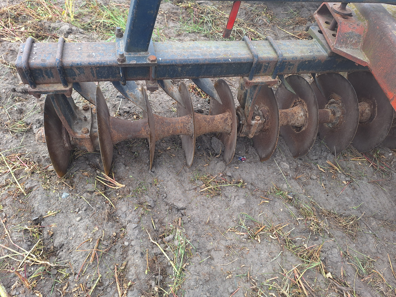 Gregoire Besson XRL 666 42 - Grada: foto 5 Gregoire Besson XRL 666 42 - Grada: foto 5