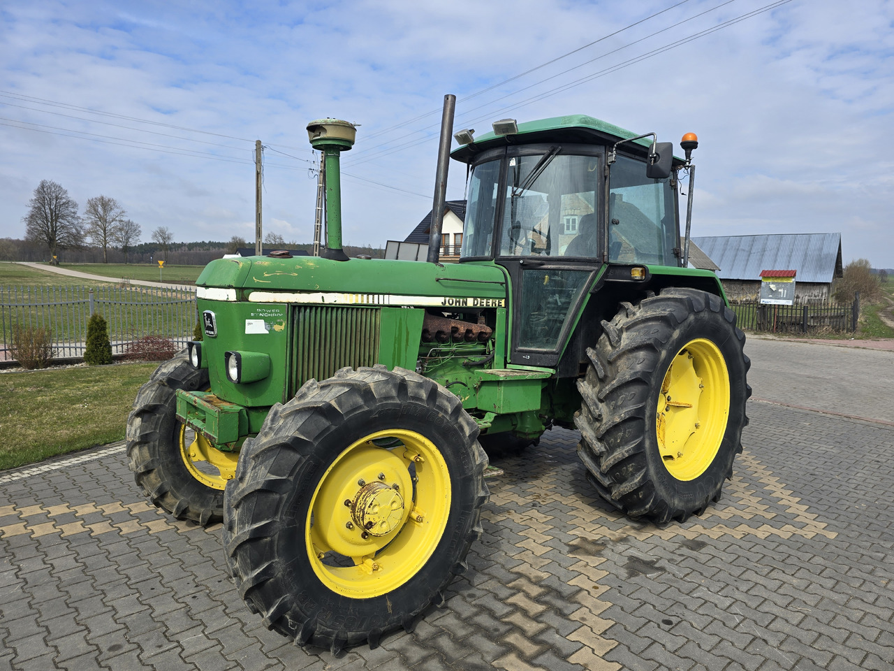 JOHN DEERE 3140 - Tractor: foto 1 JOHN DEERE 3140 - Tractor: foto 1