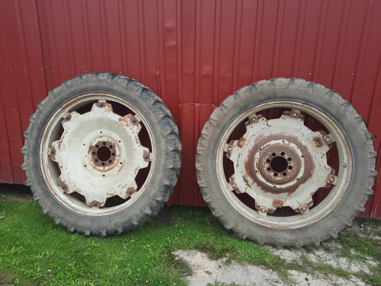 KLEBER Super 3 11.2 R44 - Rueda completa para Maquinaria agrícola: foto 1 KLEBER Super 3 11.2 R44 - Rueda completa para Maquinaria agrícola: foto 1