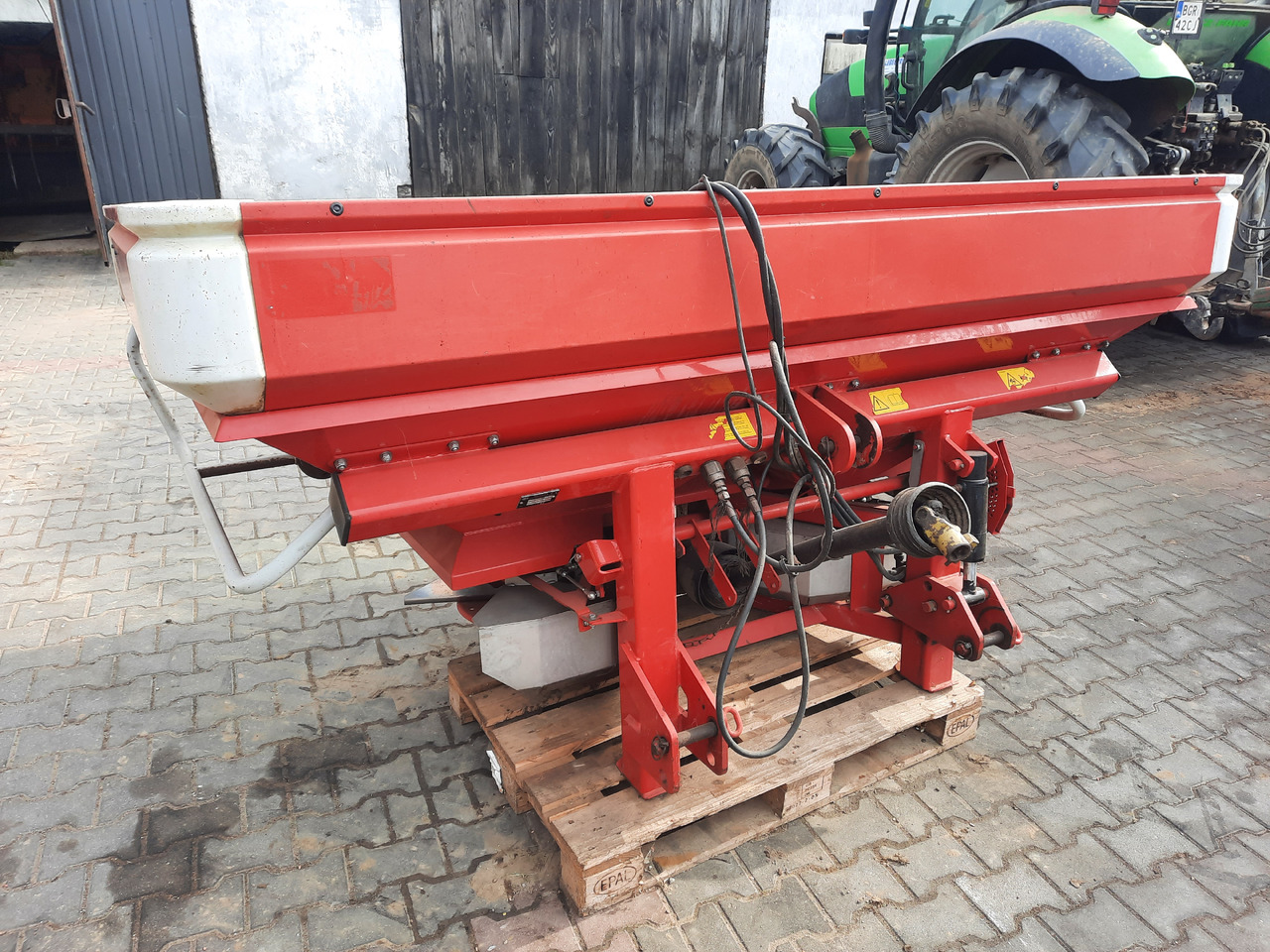 Esparcidor de fertilizantes LELY CENTERLINER SX 2000 L: foto 1