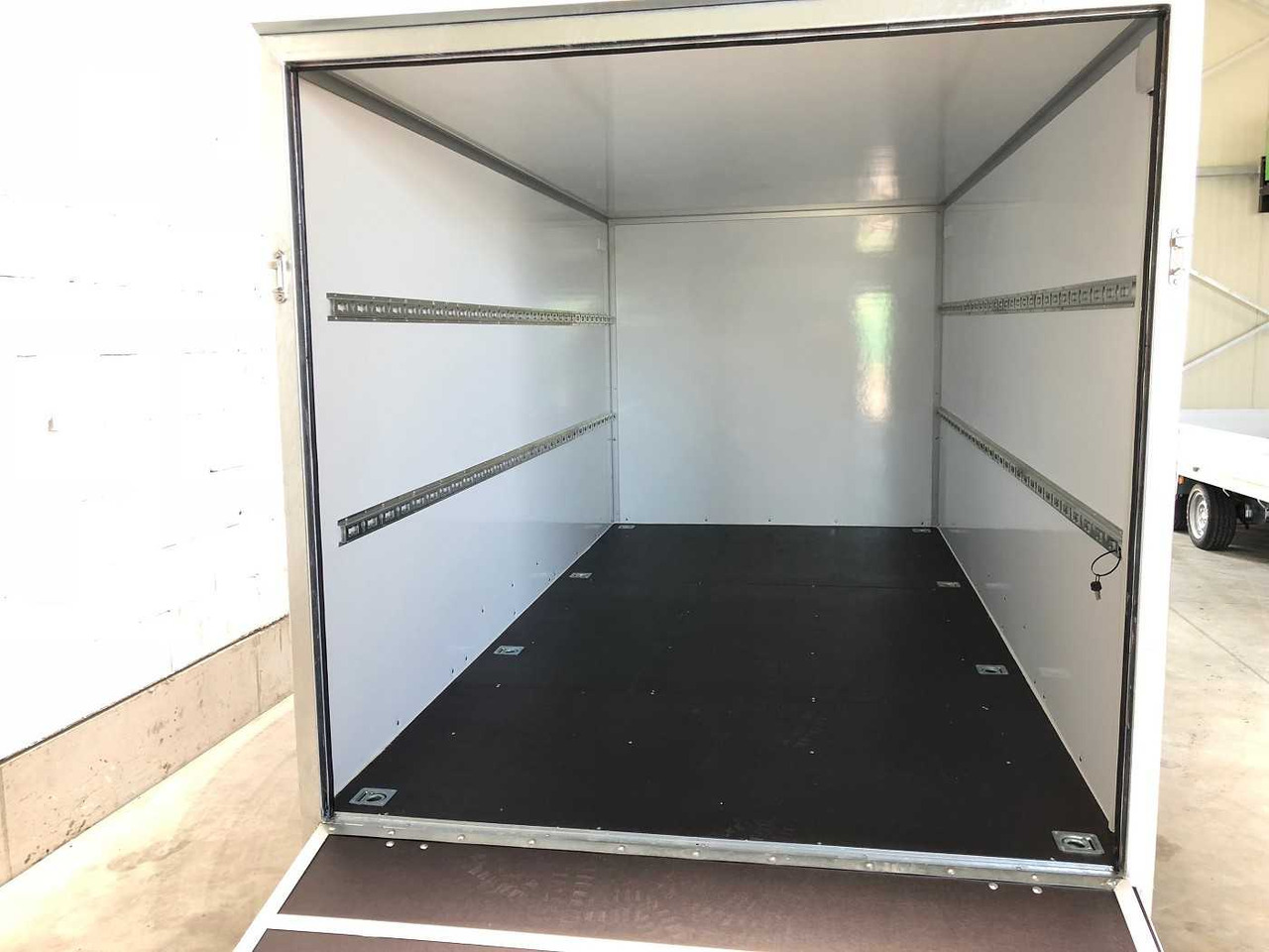 Remolque caja cerrada nuevo BLYSS F2741HT Rampe Kofferanhänger: foto 22