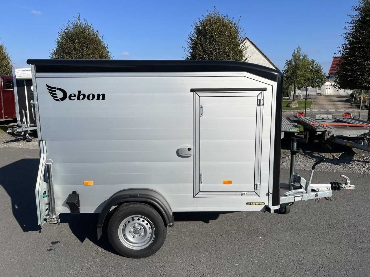 CHEVAL LIBERTE DEBON C255 Seitentür Kofferanhänger - Remolque caja cerrada: foto 2 CHEVAL LIBERTE DEBON C255 Seitentür Kofferanhänger - Remolque caja cerrada: foto 2