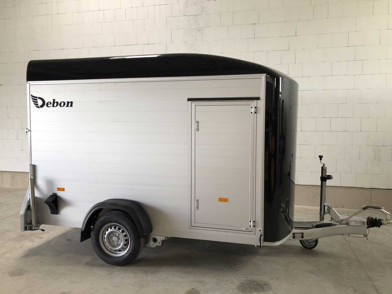 CHEVAL LIBERTE DEBON C300 Roadster Kofferanhänger - Remolque para moto: foto 1 CHEVAL LIBERTE DEBON C300 Roadster Kofferanhänger - Remolque para moto: foto 1