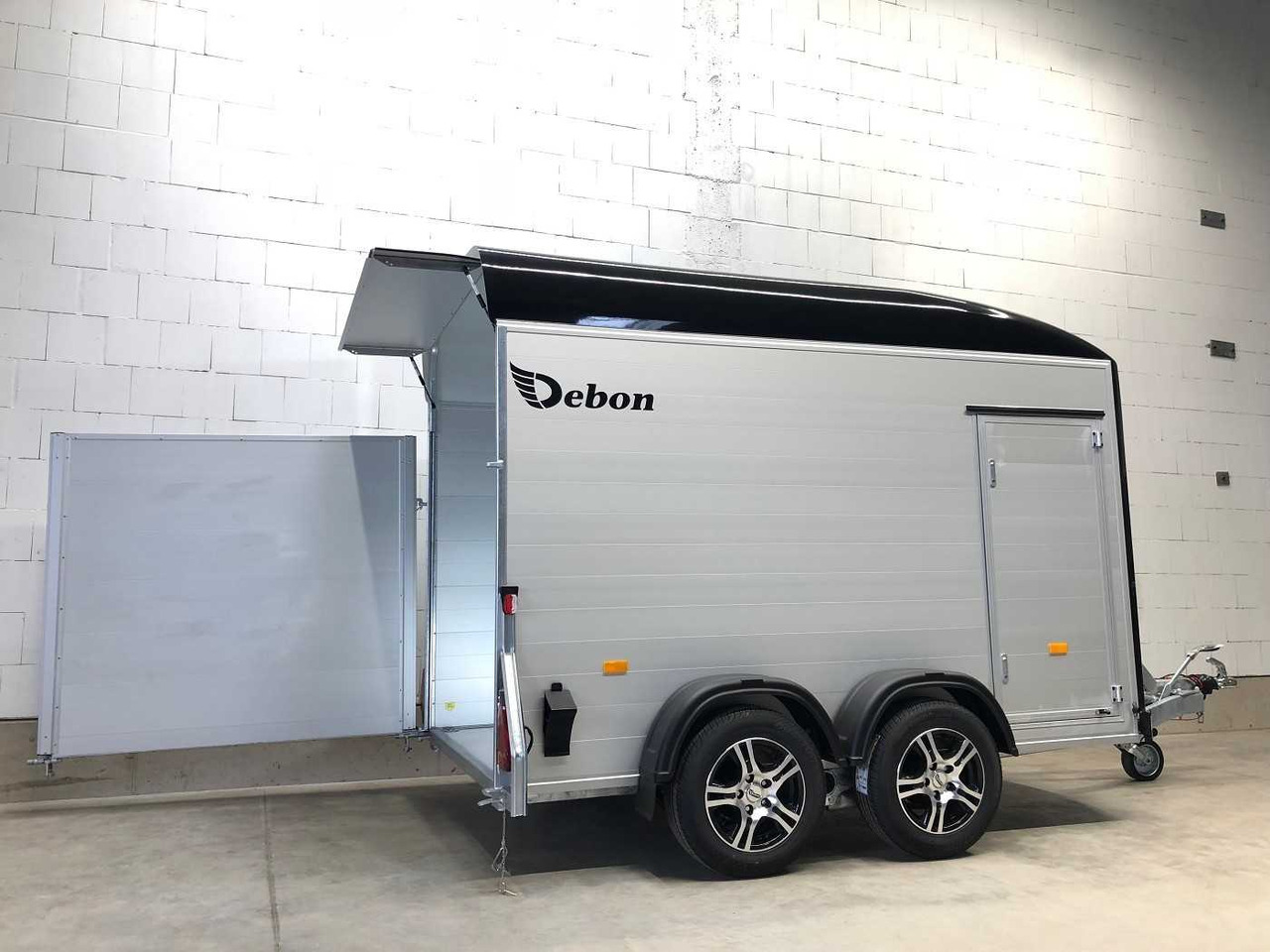 CHEVAL LIBERTE DEBON C500 Roadster Alu-Felgen Kofferanhänger - Remolque para moto: foto 3 CHEVAL LIBERTE DEBON C500 Roadster Alu-Felgen Kofferanhänger - Remolque para moto: foto 3