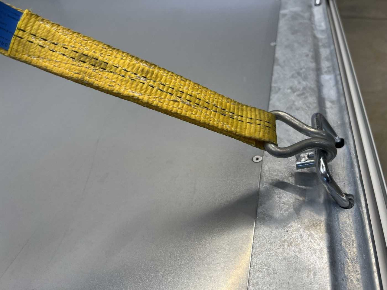 Leasing de EDUARD 3318-4-3O4-3563-P Dreiseitenkipper EDUARD 3318-4-3O4-3563-P Dreiseitenkipper: foto 21 Leasing de EDUARD 3318-4-3O4-3563-P Dreiseitenkipper EDUARD 3318-4-3O4-3563-P Dreiseitenkipper: foto 21