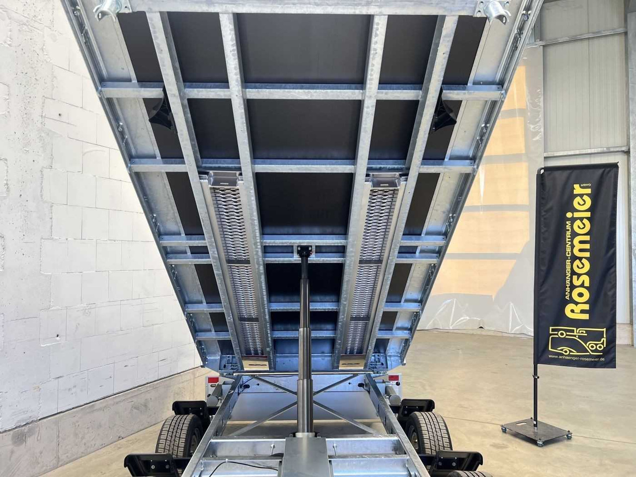 Leasing de EDUARD 3318-4-3O4-3563-P Dreiseitenkipper EDUARD 3318-4-3O4-3563-P Dreiseitenkipper: foto 18 Leasing de EDUARD 3318-4-3O4-3563-P Dreiseitenkipper EDUARD 3318-4-3O4-3563-P Dreiseitenkipper: foto 18