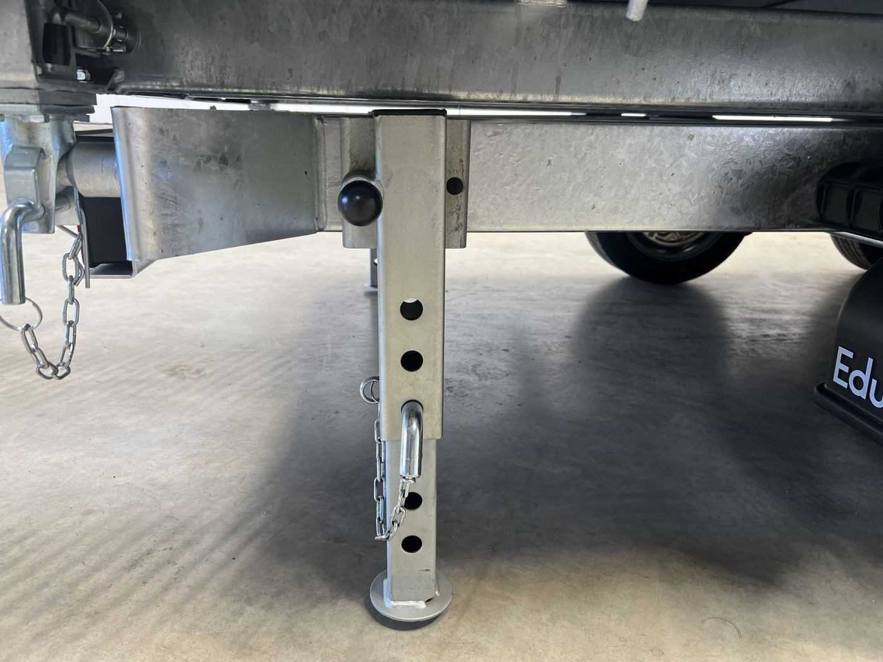 Leasing de EDUARD 3318-4-3O4-3563-P Dreiseitenkipper EDUARD 3318-4-3O4-3563-P Dreiseitenkipper: foto 10 Leasing de EDUARD 3318-4-3O4-3563-P Dreiseitenkipper EDUARD 3318-4-3O4-3563-P Dreiseitenkipper: foto 10