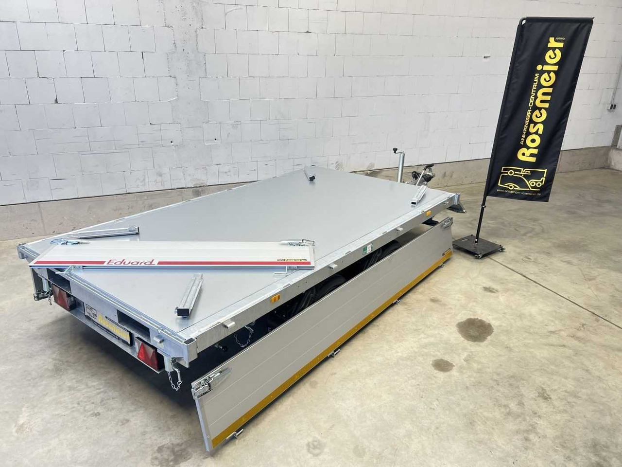 Leasing de EDUARD 3318-4-3O4-3563-P Dreiseitenkipper EDUARD 3318-4-3O4-3563-P Dreiseitenkipper: foto 11 Leasing de EDUARD 3318-4-3O4-3563-P Dreiseitenkipper EDUARD 3318-4-3O4-3563-P Dreiseitenkipper: foto 11