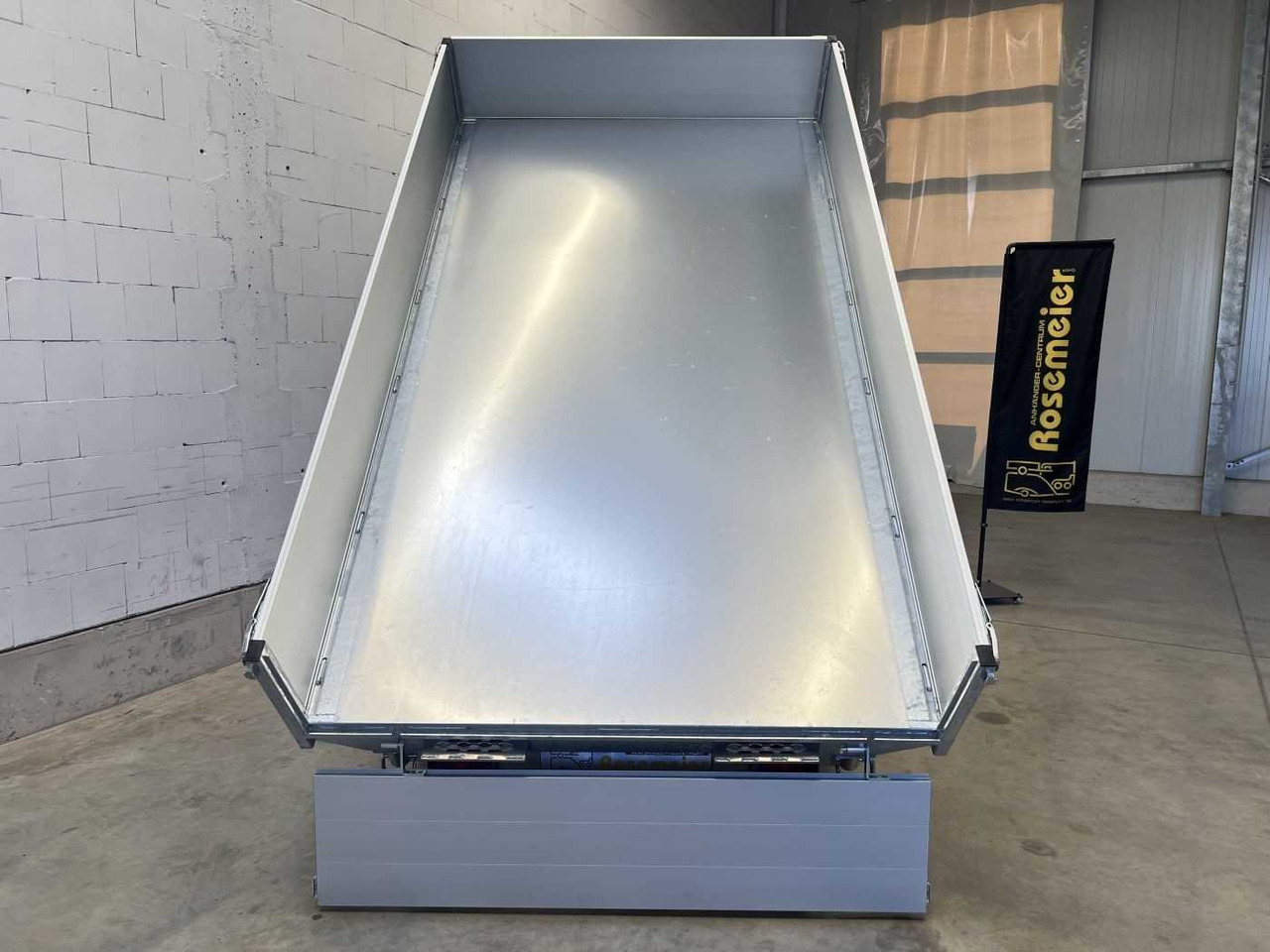 Leasing de EDUARD 3318-4-3O4-3563-P Dreiseitenkipper EDUARD 3318-4-3O4-3563-P Dreiseitenkipper: foto 12 Leasing de EDUARD 3318-4-3O4-3563-P Dreiseitenkipper EDUARD 3318-4-3O4-3563-P Dreiseitenkipper: foto 12