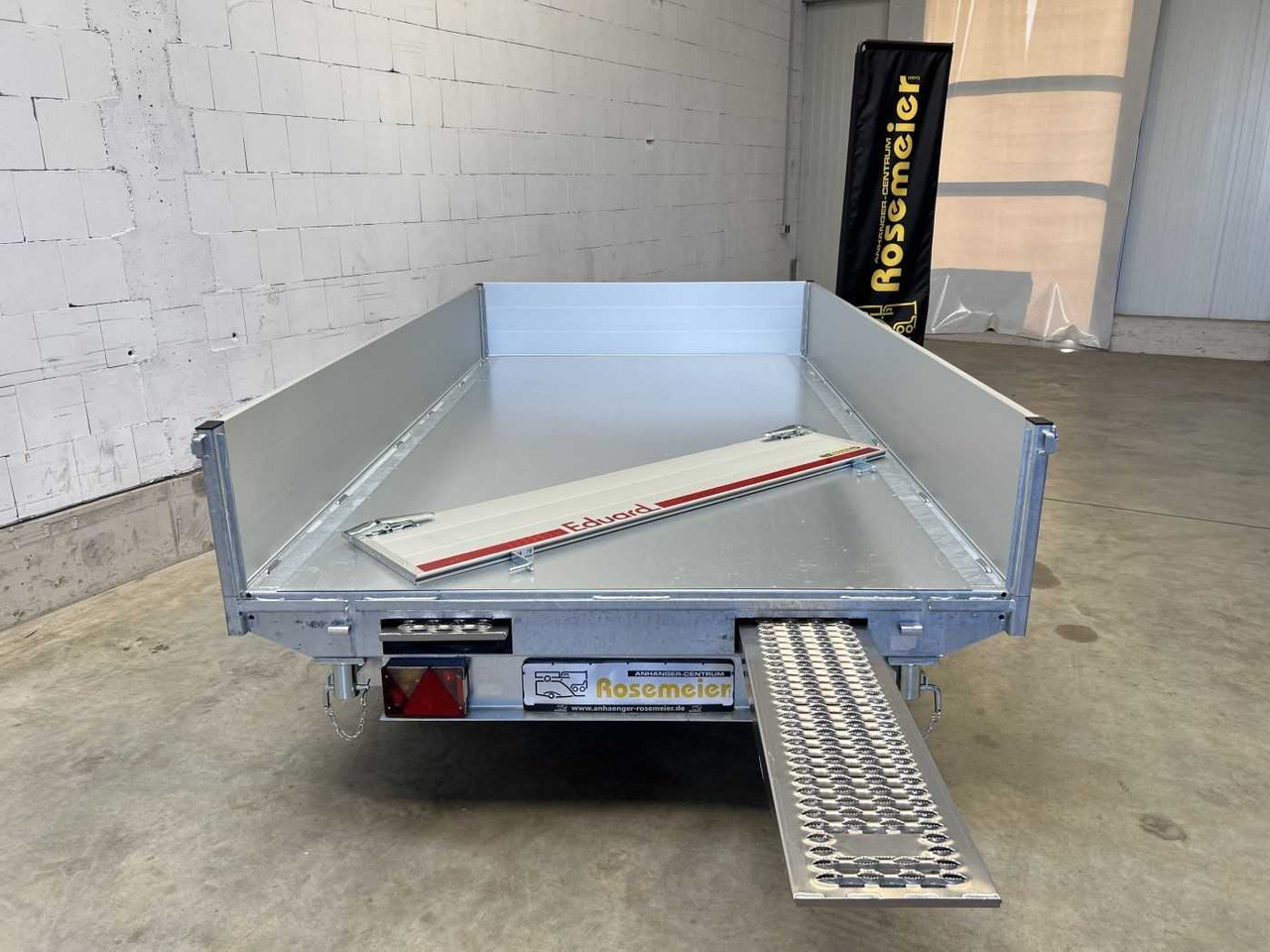 Leasing de EDUARD 3318-4-3O4-3563-P Dreiseitenkipper EDUARD 3318-4-3O4-3563-P Dreiseitenkipper: foto 6 Leasing de EDUARD 3318-4-3O4-3563-P Dreiseitenkipper EDUARD 3318-4-3O4-3563-P Dreiseitenkipper: foto 6