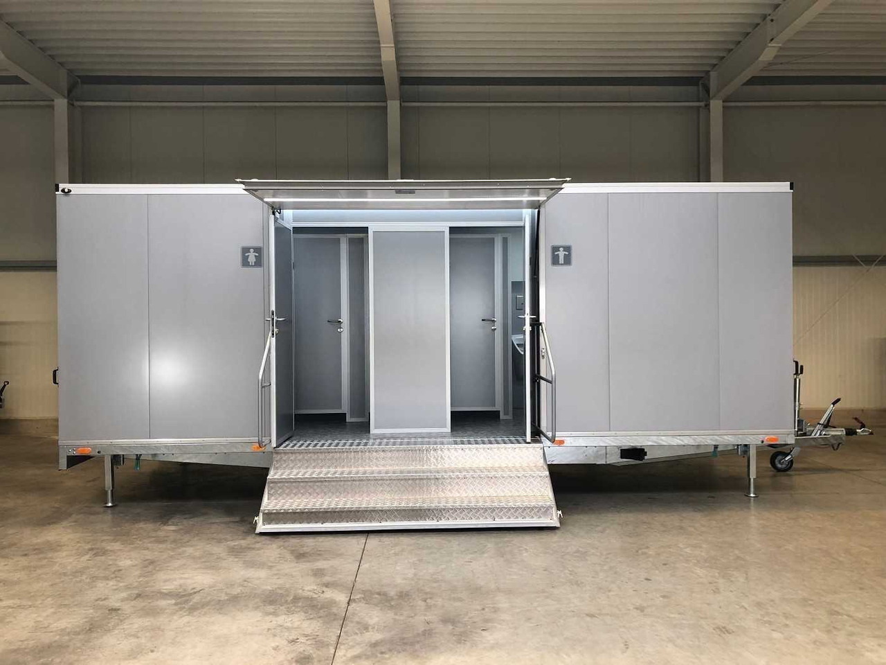 4 Damen, 1 Herren, 4 Urinale Toilettenanhänger - Remolque: foto 4 4 Damen, 1 Herren, 4 Urinale Toilettenanhänger - Remolque: foto 4