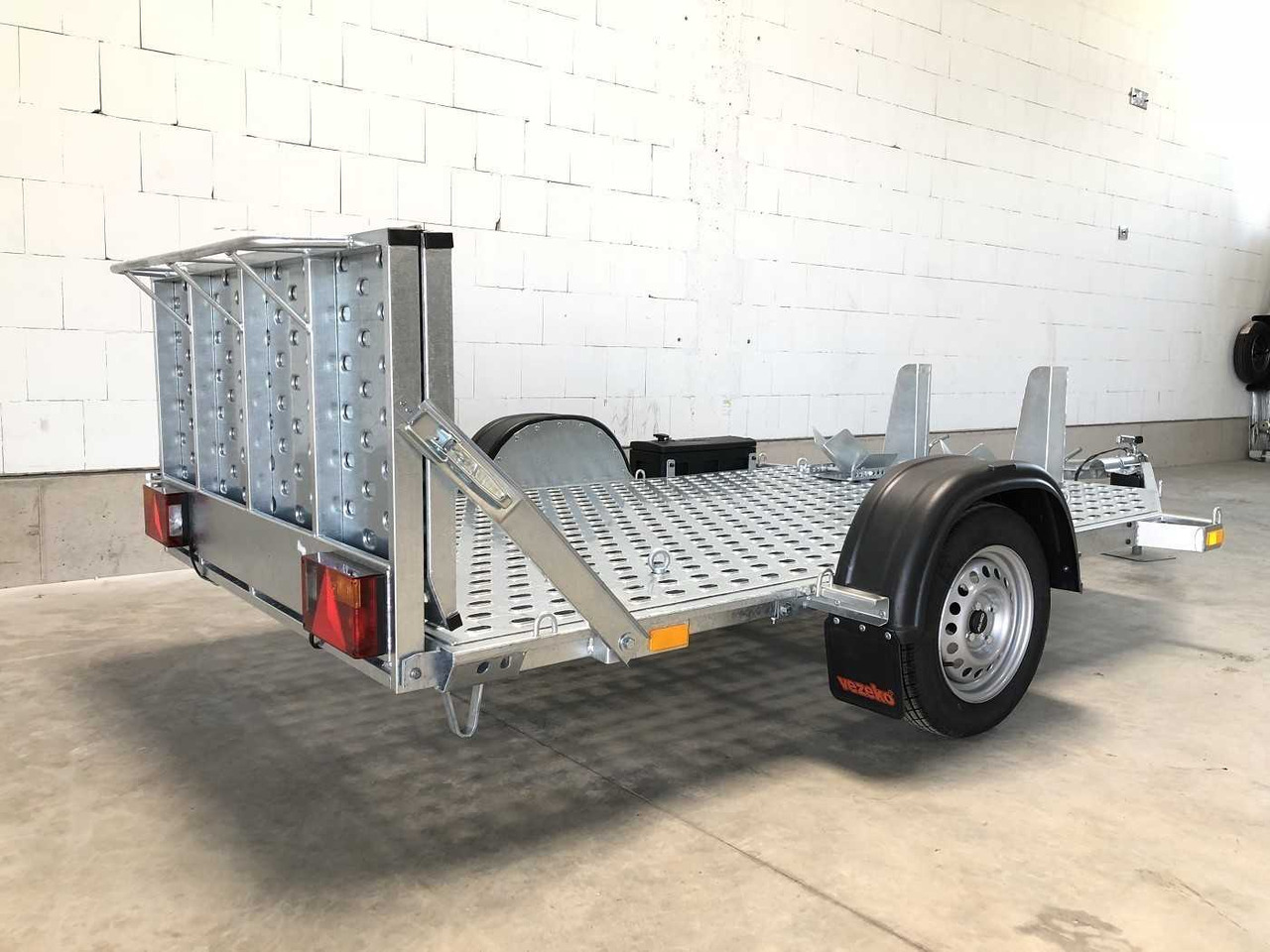 VEZEKO Motovan B 08+Box Motorradanhänger - Remolque para moto: foto 5 VEZEKO Motovan B 08+Box Motorradanhänger - Remolque para moto: foto 5