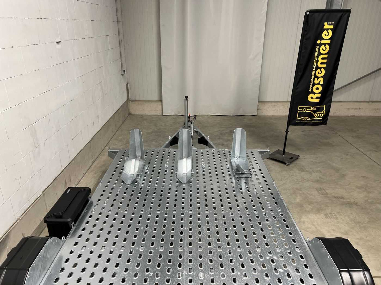 VEZEKO Motovan D 27+Box Motorradanhänger - Remolque para moto: foto 5 VEZEKO Motovan D 27+Box Motorradanhänger - Remolque para moto: foto 5