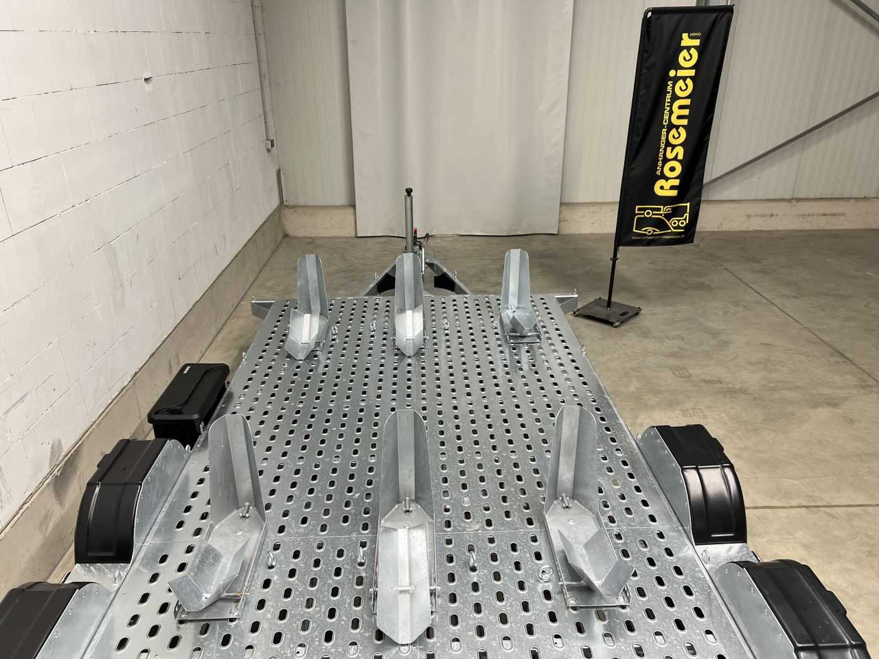 VEZEKO Motovan D 27+Box Motorradanhänger - Remolque para moto: foto 3 VEZEKO Motovan D 27+Box Motorradanhänger - Remolque para moto: foto 3