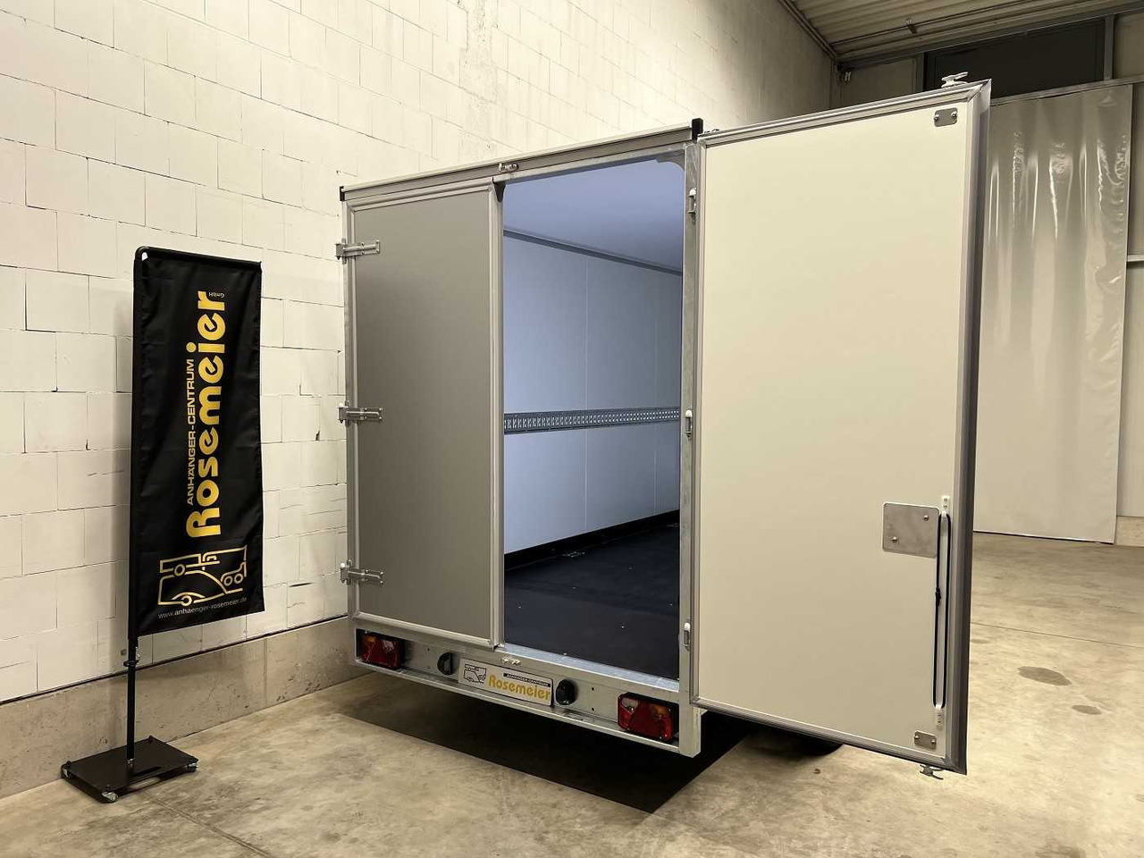 VEZEKO TK C 27.35 Kofferanhänger - Remolque caja cerrada: foto 4 VEZEKO TK C 27.35 Kofferanhänger - Remolque caja cerrada: foto 4