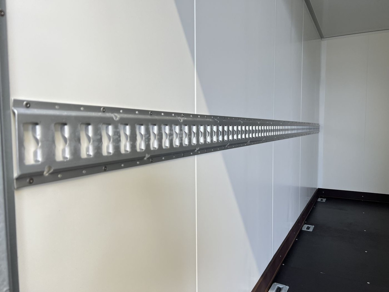 Remolque caja cerrada nuevo VEZEKO TK D 27.40 Flügeltüren+Seitenk Kofferanhänger Promotionanhänger: foto 13