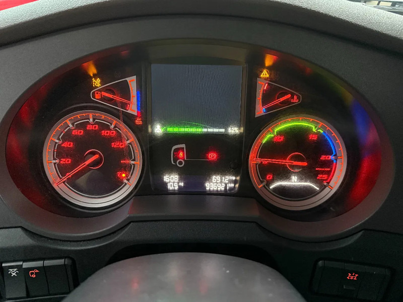 DAF XF 480 XF480 4X2 SSC / Alcoa / Parking airco / Smart tacho / Leder / 2x Bett / TOP ZUSTAND - Cabeza tractora: foto 4 DAF XF 480 XF480 4X2 SSC / Alcoa / Parking airco / Smart tacho / Leder / 2x Bett / TOP ZUSTAND - Cabeza tractora: foto 4