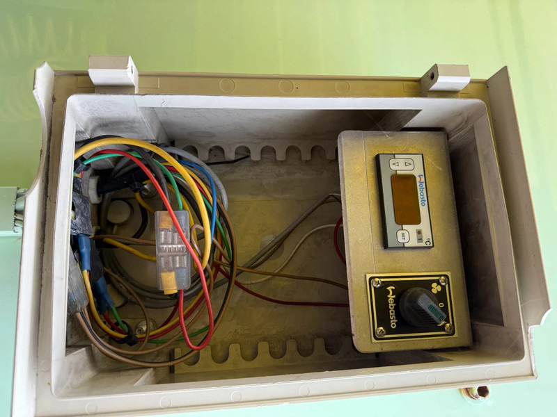 Schmitz Cargobull 2-Assige gestuurde bloemen/planten oplegger met 2 tons klep en kachel NIEUWE APK!!!!!!!!! - Semirremolque frigorífico: foto 5 Schmitz Cargobull 2-Assige gestuurde bloemen/planten oplegger met 2 tons klep en kachel NIEUWE APK!!!!!!!!! - Semirremolque frigorífico: foto 5