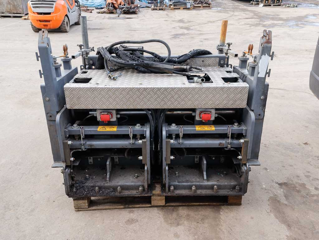 VÖGELE AB 220-3 TV - Pavimentadora de asfalto: foto 3 VÖGELE AB 220-3 TV - Pavimentadora de asfalto: foto 3