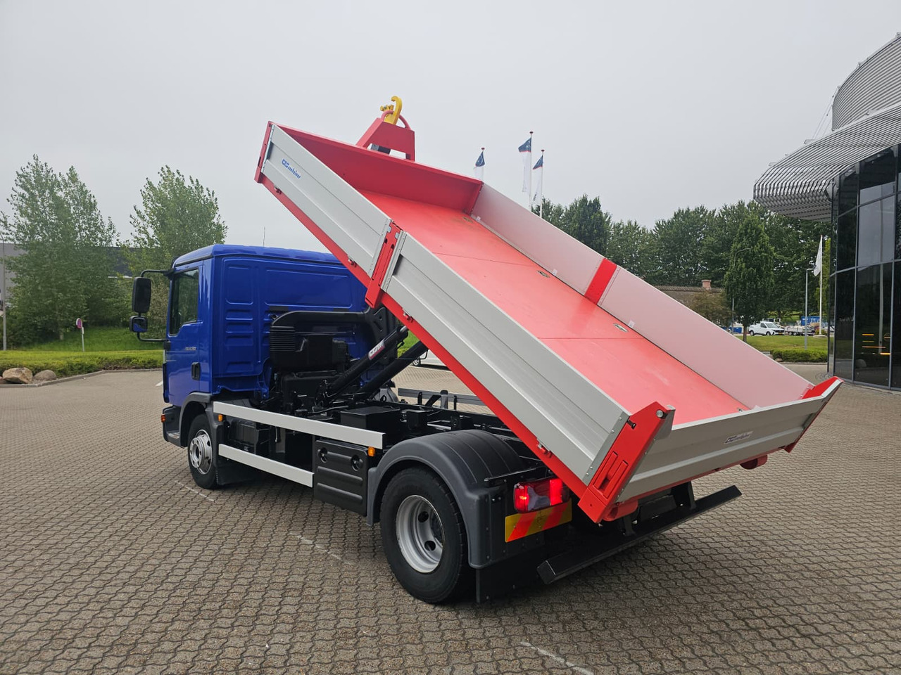 MAN TGL 12.190 BL - Camión multibasculante: foto 3 MAN TGL 12.190 BL - Camión multibasculante: foto 3