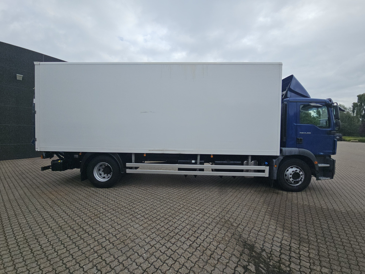Camión caja cerrada MAN TGM 18.290: foto 9 Camión caja cerrada MAN TGM 18.290: foto 9