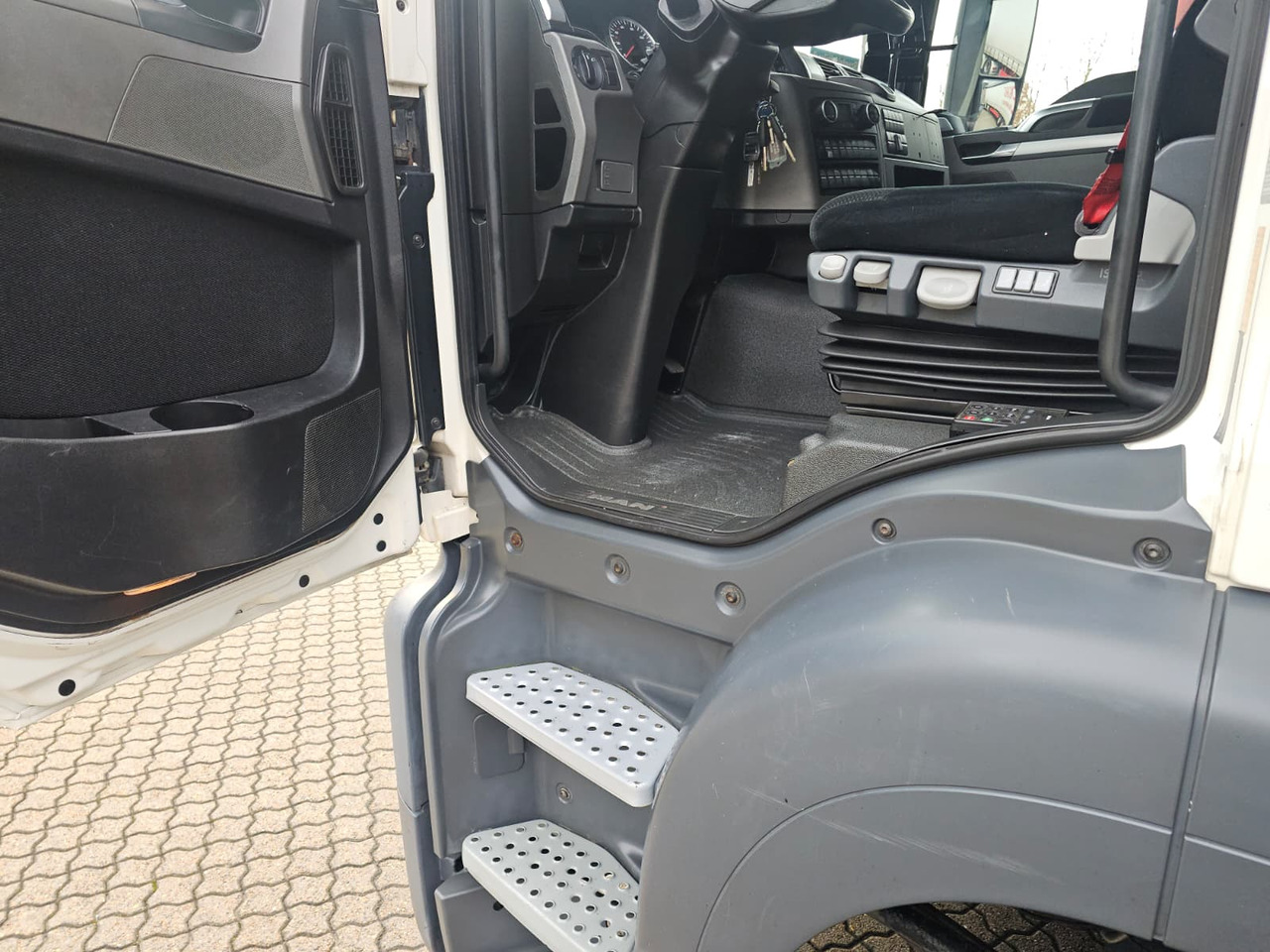 Camión portacontenedore/ Intercambiable MAN TGS 26.500 6X2-4: foto 6