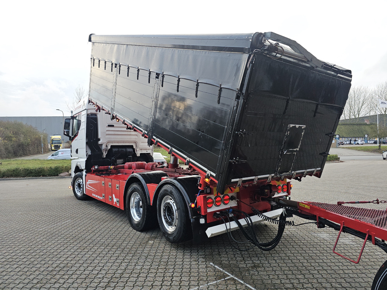 MAN TGX 26.580 6X2-4 Hængertræk - Camión volquete: foto 3 MAN TGX 26.580 6X2-4 Hængertræk - Camión volquete: foto 3