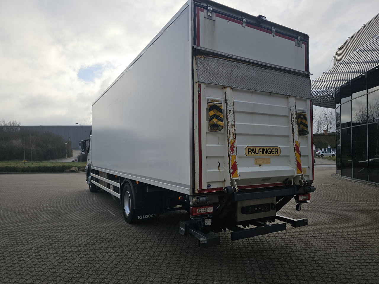 Volvo FM330 - Camión frigorífico: foto 4 Volvo FM330 - Camión frigorífico: foto 4